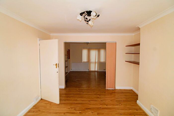 3 Bedroom Semi Detached House To Rent In West Drayton Road, Uxbridge, UB8