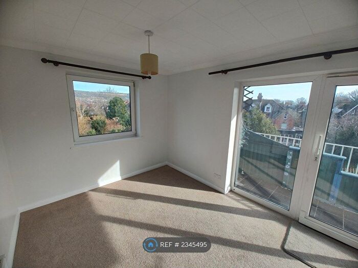 2 Bedroom Flat To Rent In Houghton House, Folkestone, CT19