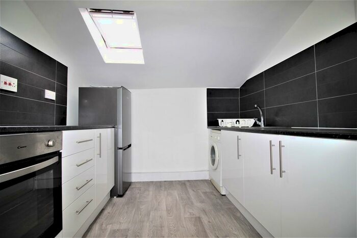 1 Bedroom Flat To Rent In Hoe Street, Walthamstow, E17