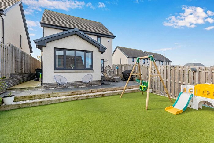 3 Bedroom Detached House For Sale In Milligan Drive, Edinburgh, EH16