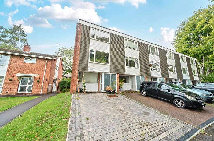 3 Bedroom End Of Terrace House For Sale In Langton Close, Winchester, Hampshire, SO22