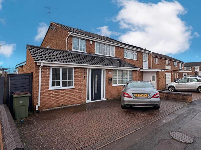 3 Bedroom Semi-Detached House For Sale In Georgeham Close, Wigston, LE18