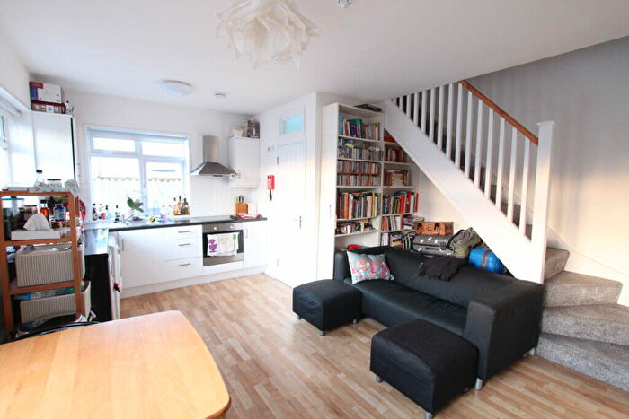 1 Bedroom Flat To Rent In Vale Road, Manor House, N4