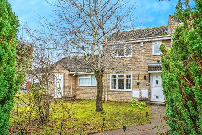 3 Bedroom End Of Terrace House For Sale In Westwinn View, Leeds, LS14