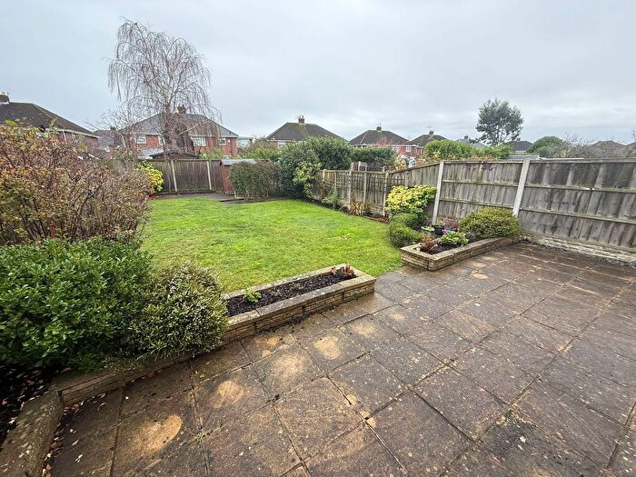 3 Bedroom Semi-Detached House For Sale In Wynnstay Avenue, Lydiate, L31