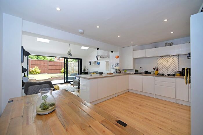 3 Bedroom Semi-Detached House For Sale In Foxwood Close, Wormley, GU8