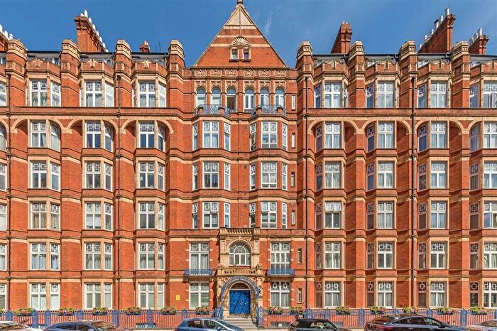 3 Bedroom Flat For Sale In Bickenhall Street, Marylebone, W1U