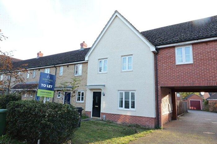 3 Bedroom Link Detached House To Rent In Pennycress Drive, Wymondham, Norfolk, NR18