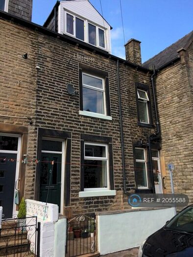 3 Bedroom Terraced House To Rent In Osborne Place, Todmorden, OL14