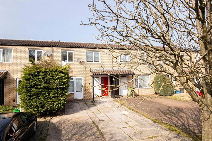 3 Bedroom Terraced House To Rent In Mullen Ave, Downs Barn, MK14