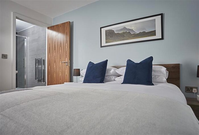 2 Bedroom Apartment To Rent In New Bridge Street Salford, M3