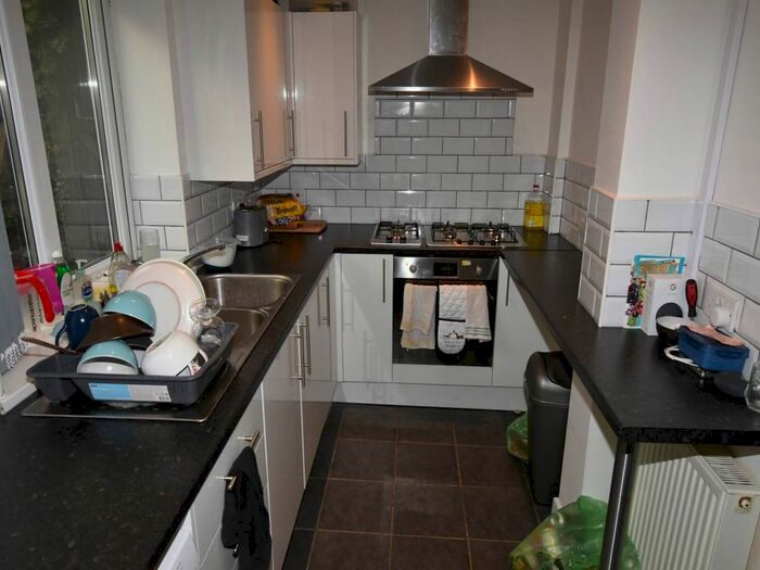 6 Bedroom Property To Rent In King Edwards Road, Brynmill, Swansea, SA1