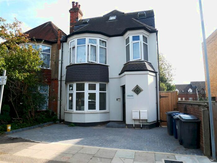 2 Bedroom Flat To Rent In Kandy Court, Hillside Drive, Edgware, HA8