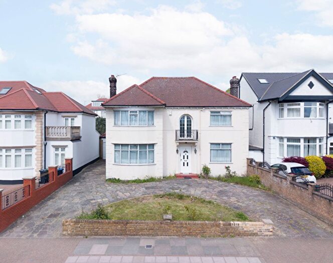 4 Bedroom Detached House For Sale In Donnington Road, London, NW10