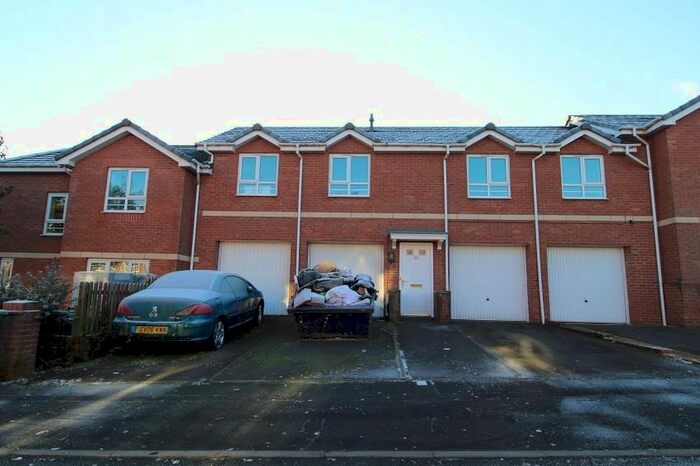 2 Bedroom Detached House To Rent In Bethesda Gardens, Halesowen, B63