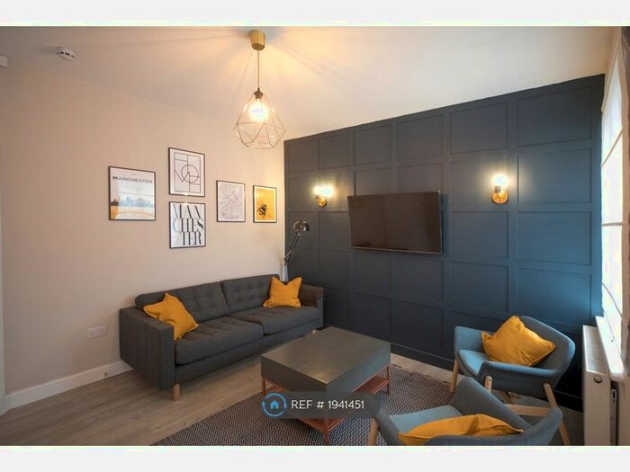 6 Bedroom Terraced House To Rent In Ruskin Avenue, Manchester, M14