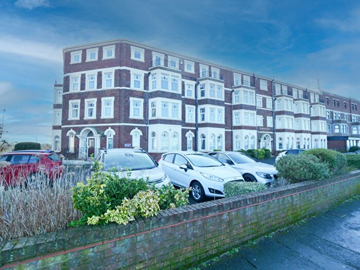 2 Bedroom Apartment For Sale In Marine Road East, Morecambe, LA4