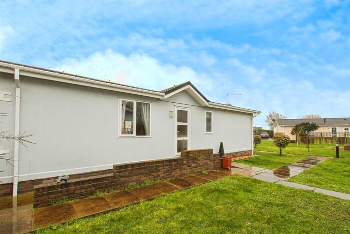 2 Bedroom Park Home For Sale In Cambridge Road, Stretham, Ely, CB6