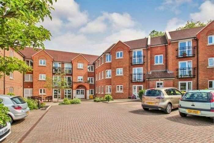 1 Bedroom Flat To Rent In East Grinstead, West Sussex, RH19