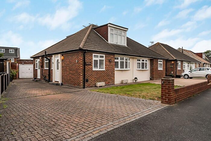 4 Bedroom Semi-Detached Bungalow For Sale In Bedfont Close, Bedfont, TW14