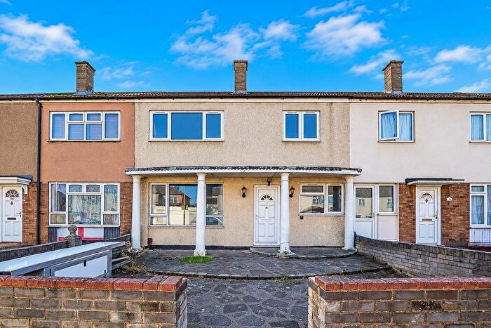 3 Bedroom Terraced House For Sale In Chelmer Crescent, Barking, IG11