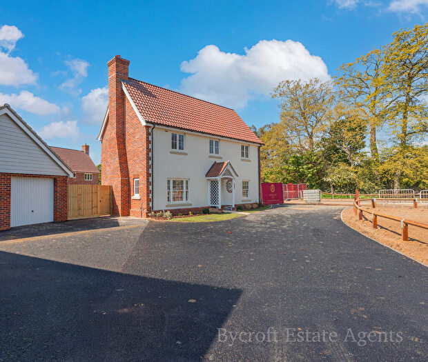 4 Bedroom Detached House For Sale In Foster Close, Ormesby, Great Yarmouth, NR29