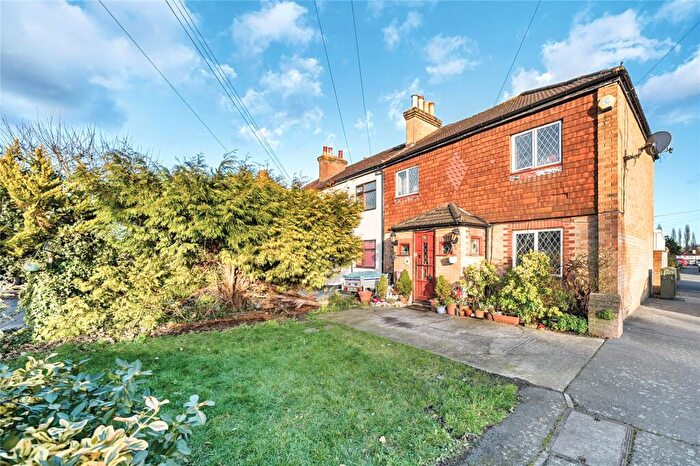 3 Bedroom End Of Terrace House For Sale In Alers Road, Bexleyheath, Kent, DA6
