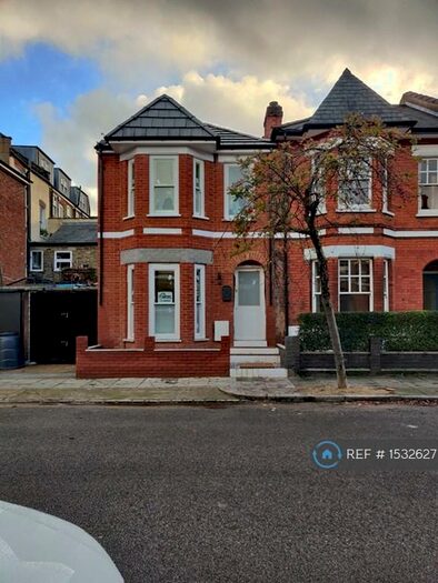 2 Bedroom Detached House To Rent In Japan Cres, London, N4