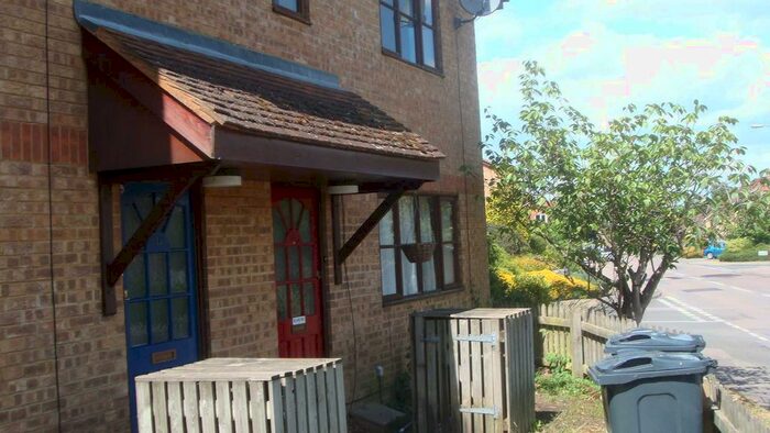 2 Bedroom Property To Rent In Morecambe Close, Stevenage, SG1