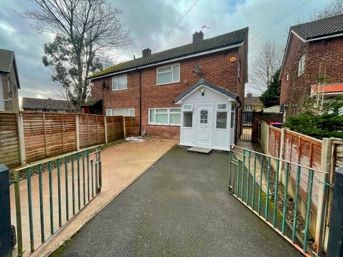 3 Bedroom Semi-Detached House To Rent In Owlwood Drive, Little Hulton, Manchester, M38