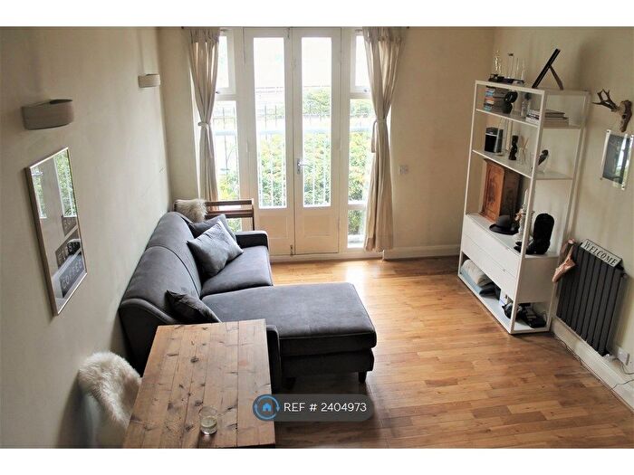1 Bedroom Flat To Rent In Fairfield Road, London, E3
