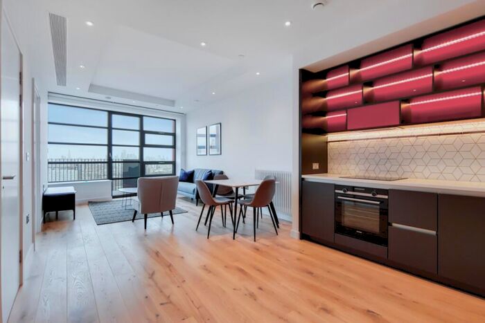 1 Bedroom Flat To Rent In Defoe House, London, E14