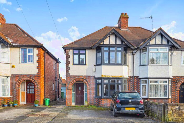 3 Bedroom Semi-Detached House To Rent In Wilkins Road, East Oxford, OX4
