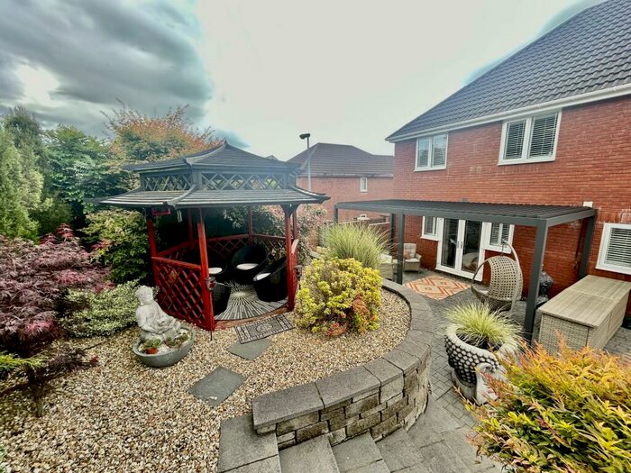 4 Bedroom Detached House For Sale In Gilfach Road, Tonyrefail, Porth, Mid Glamorgan., CF39