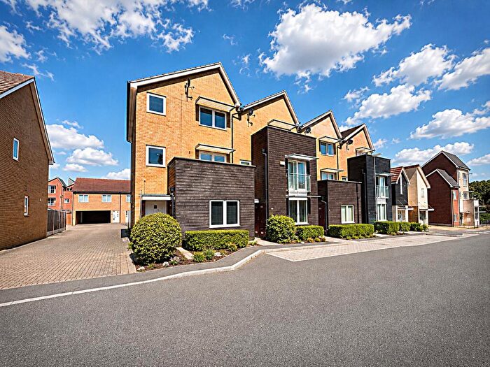 4 Bedroom End Of Terrace House To Rent In Kelly Gardens Milton Keynes, MK4