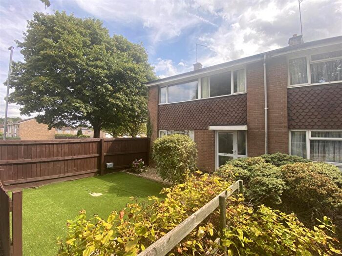 3 Bedroom End Of Terrace House To Rent In Arundel Road, Yeovil, BA21