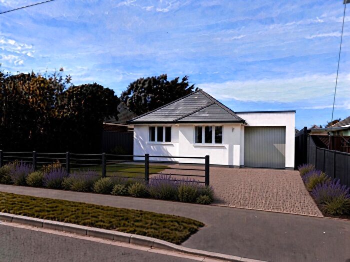 3 Bedroom Bungalow For Sale In Barton Drive, Barton On Sea, Hampshire, BH25