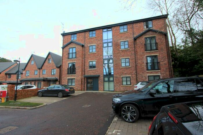 2 Bedroom Flat To Rent In King Edward Court, Hyde, SK14