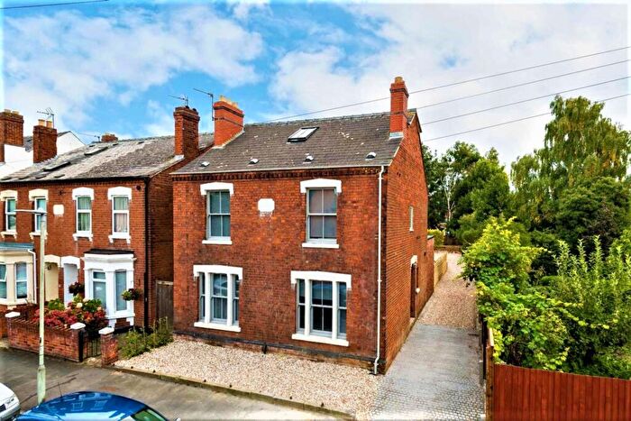 8 Bedroom Detached House To Rent In Henry Road, Gloucester, GL1