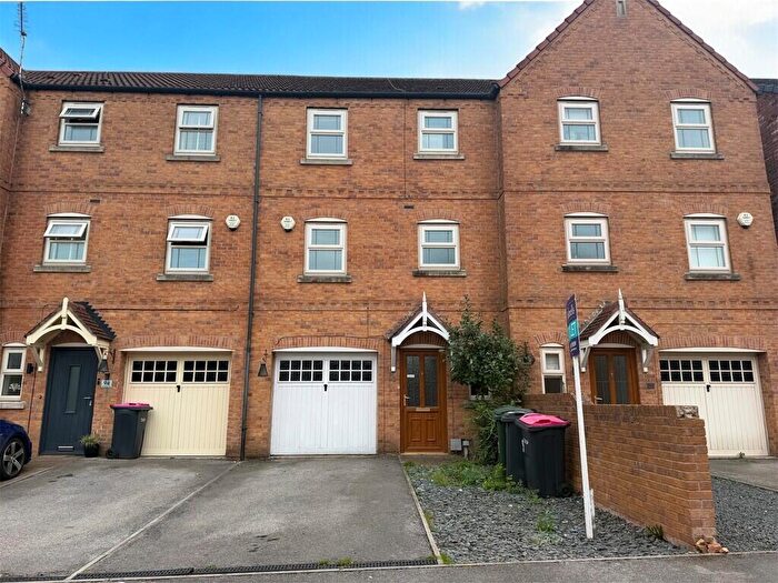4 Bedroom Terraced House To Rent In Progress Drive, Bramley, S66