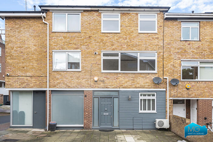 5 Bedroom Semi-Detached House To Rent In Meadowbank, Primrose Hill, London, NW3