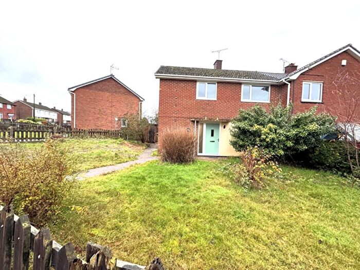 3 Bedroom Semi-Detached House To Rent In Breck Bank, New Ollerton, Newark, NG22