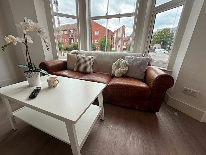2 Bedroom Flat To Rent In Melton Road, West Bridgford, NG2