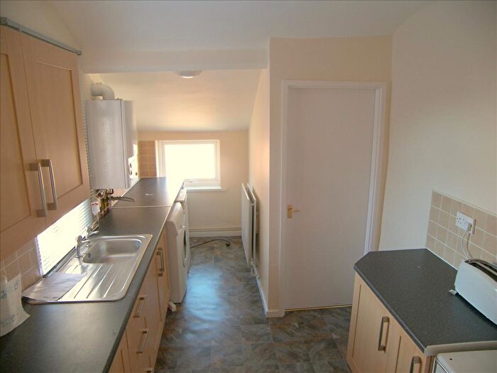 2 Bedroom Flat To Rent In Warton Terrace, Heaton, Newcastle, Tyne & Wear, NE6