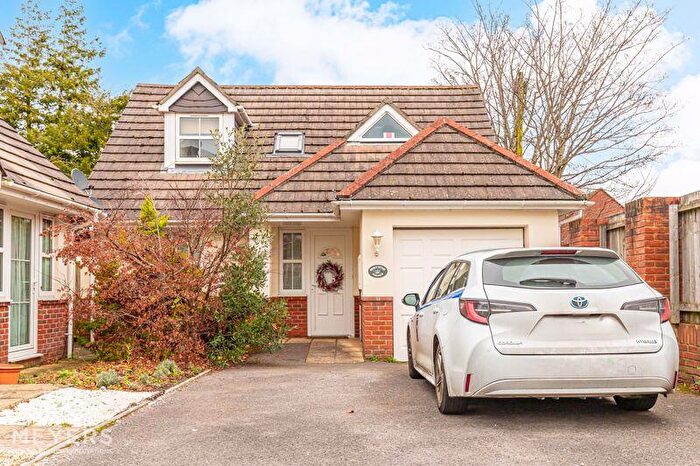 3 Bedroom Detached Bungalow To Rent In Waltham Road, Boscombe East, BH7