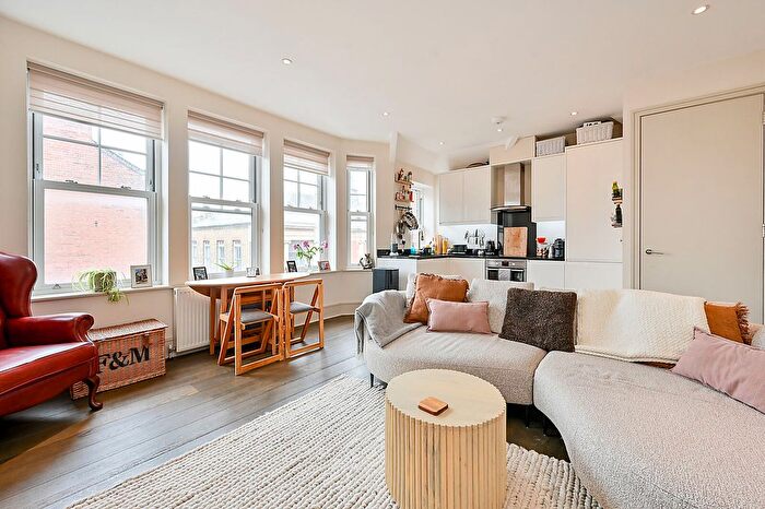 2 Bedroom Flat For Sale In Twickenham, Twickenham, TW1
