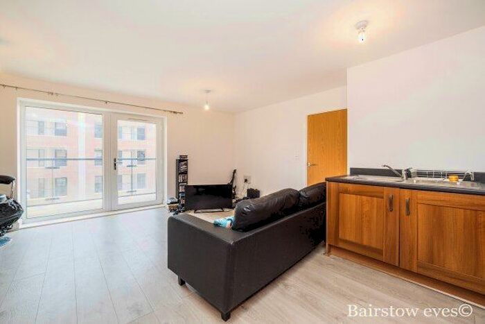 2 Bedroom Flat To Rent In Maxwell Road, Romford, RM7