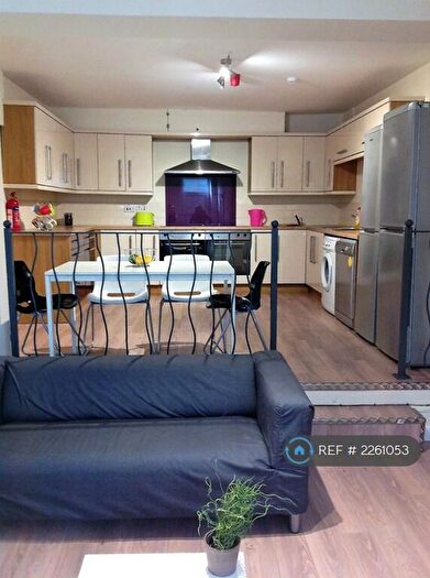 9 Bedroom Terraced House To Rent In Crookesmoor Road, Sheffield, S10