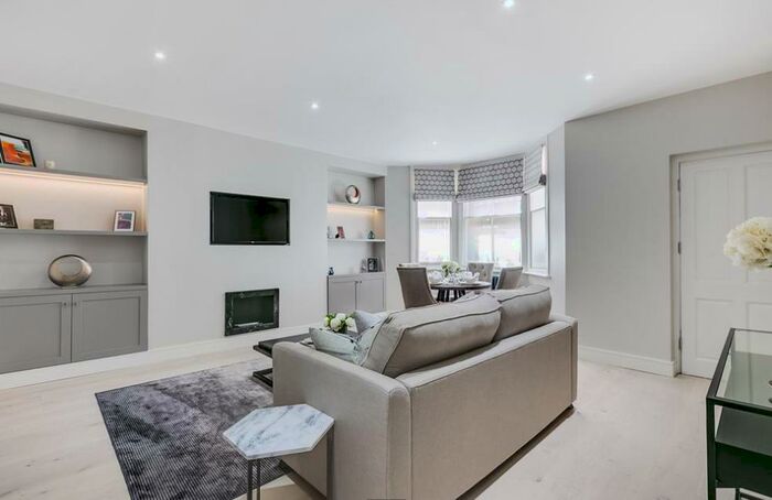 4 Bedroom Apartment To Rent In Marylebone Road, Marylebone, London, NW1
