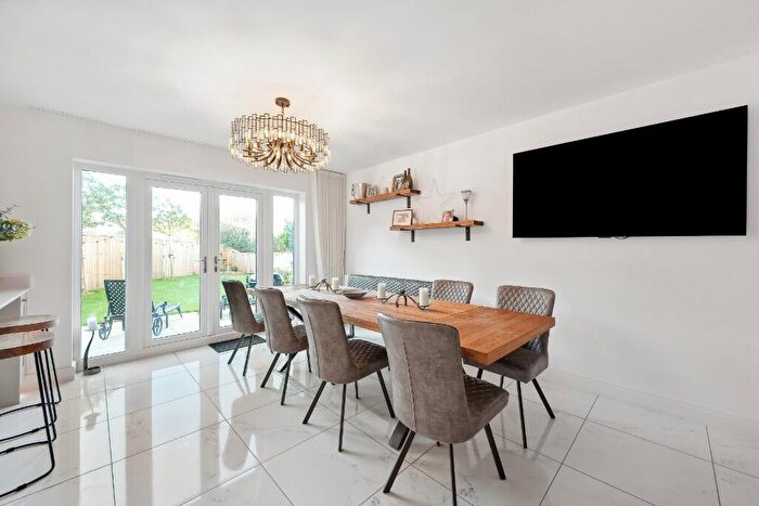 5 Bedroom Detached House For Sale In Station Road, Goldsborough, Knareabororugh, HG5